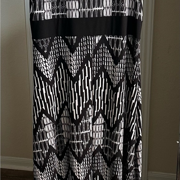 Susan Lawrence Maxi Dress - Picture 2 of 4